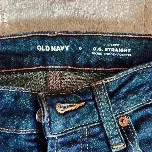 Old Navy High-Rise O.G. Straight Jeans - Picture 5 of 6